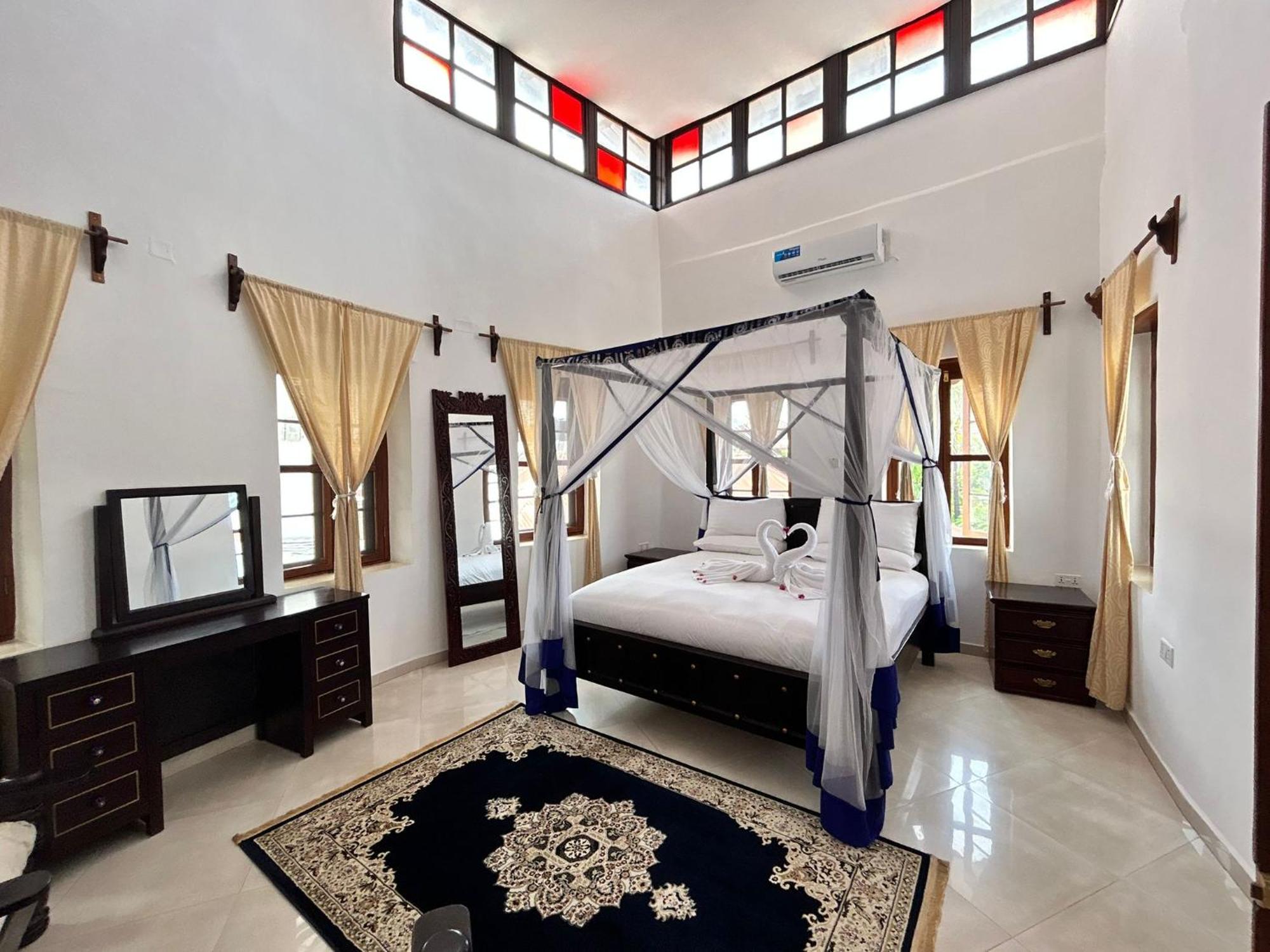 Habari House Hotel 3*