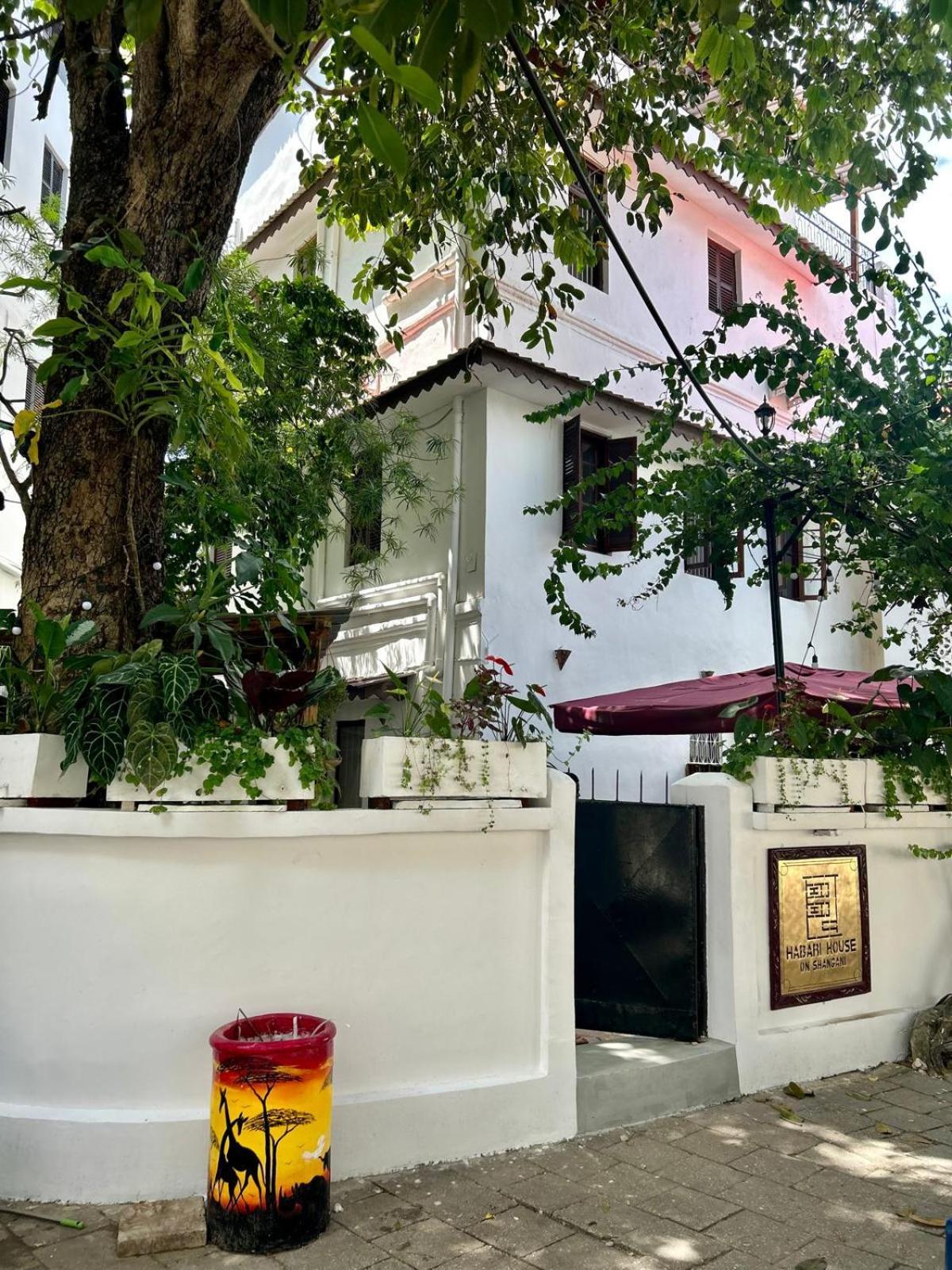 Hotel Habari House 3*