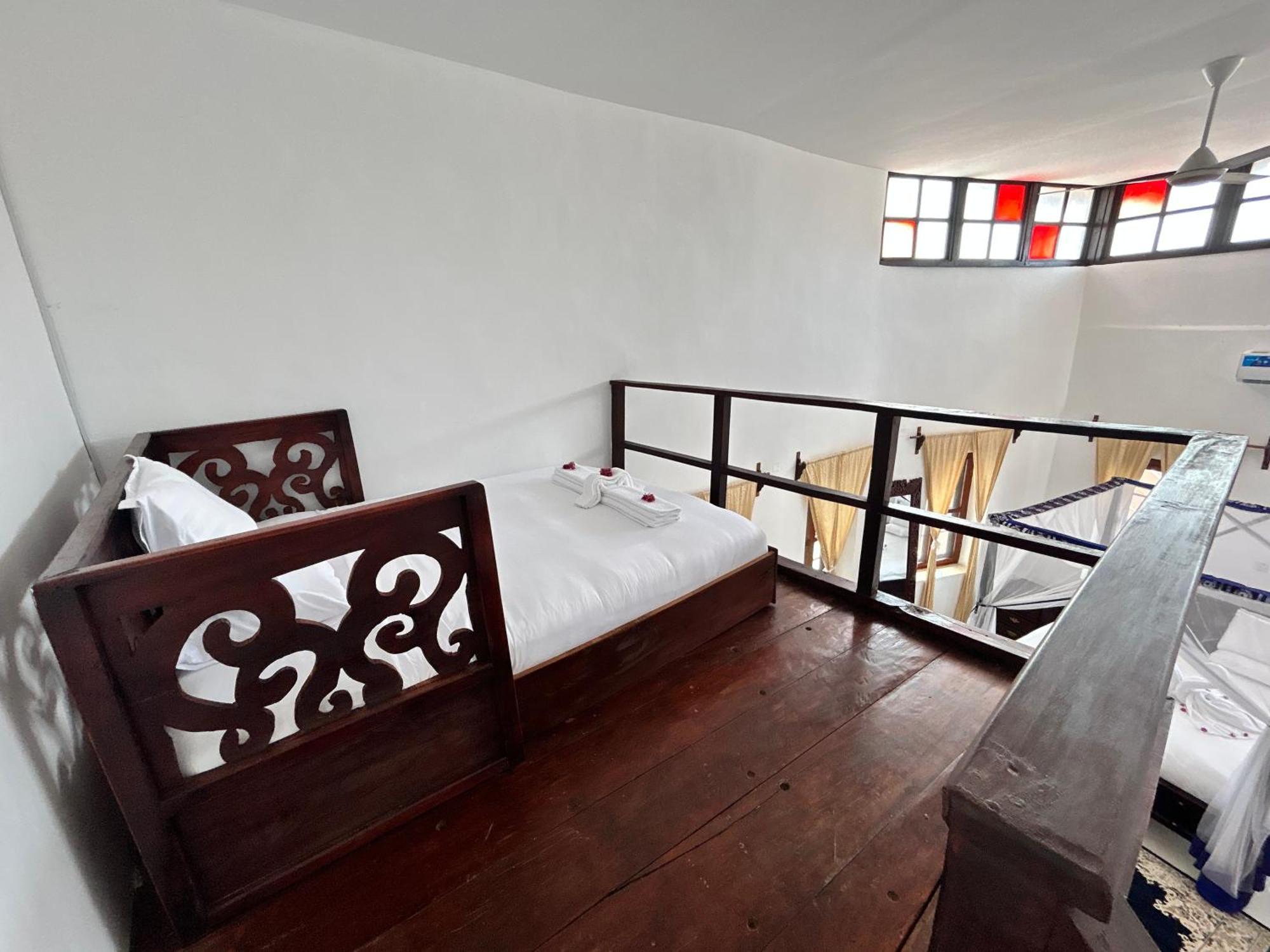 Hotel Habari House